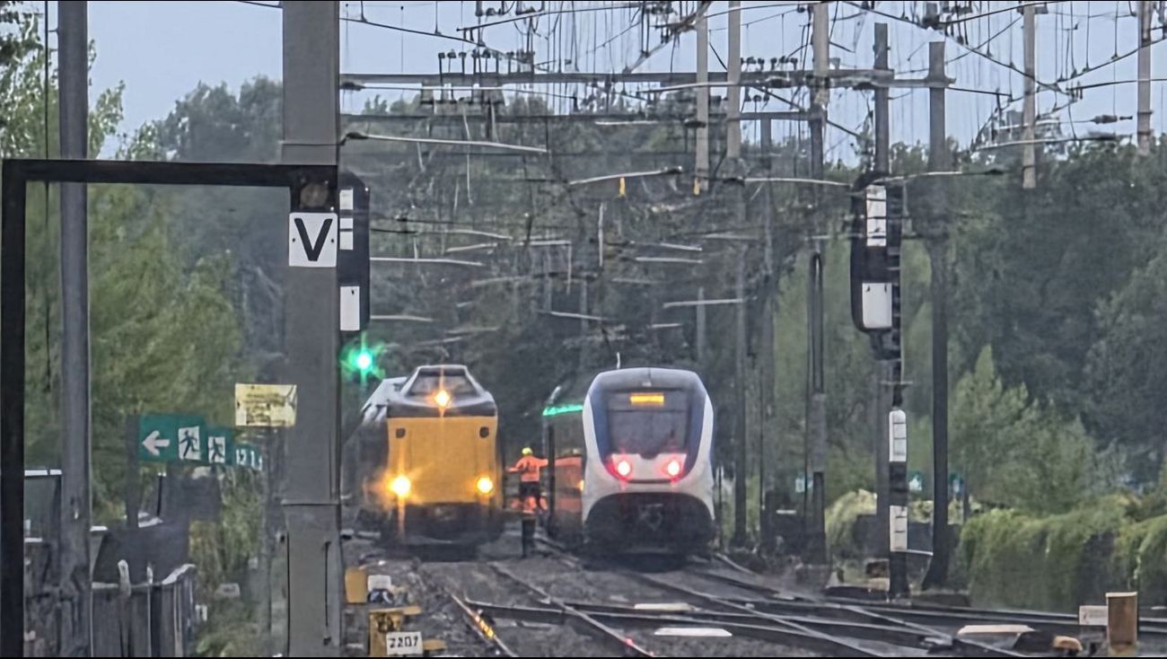 Nieuws - Honderden reizigers uit Intercity gehaald na storing zaterdagavond