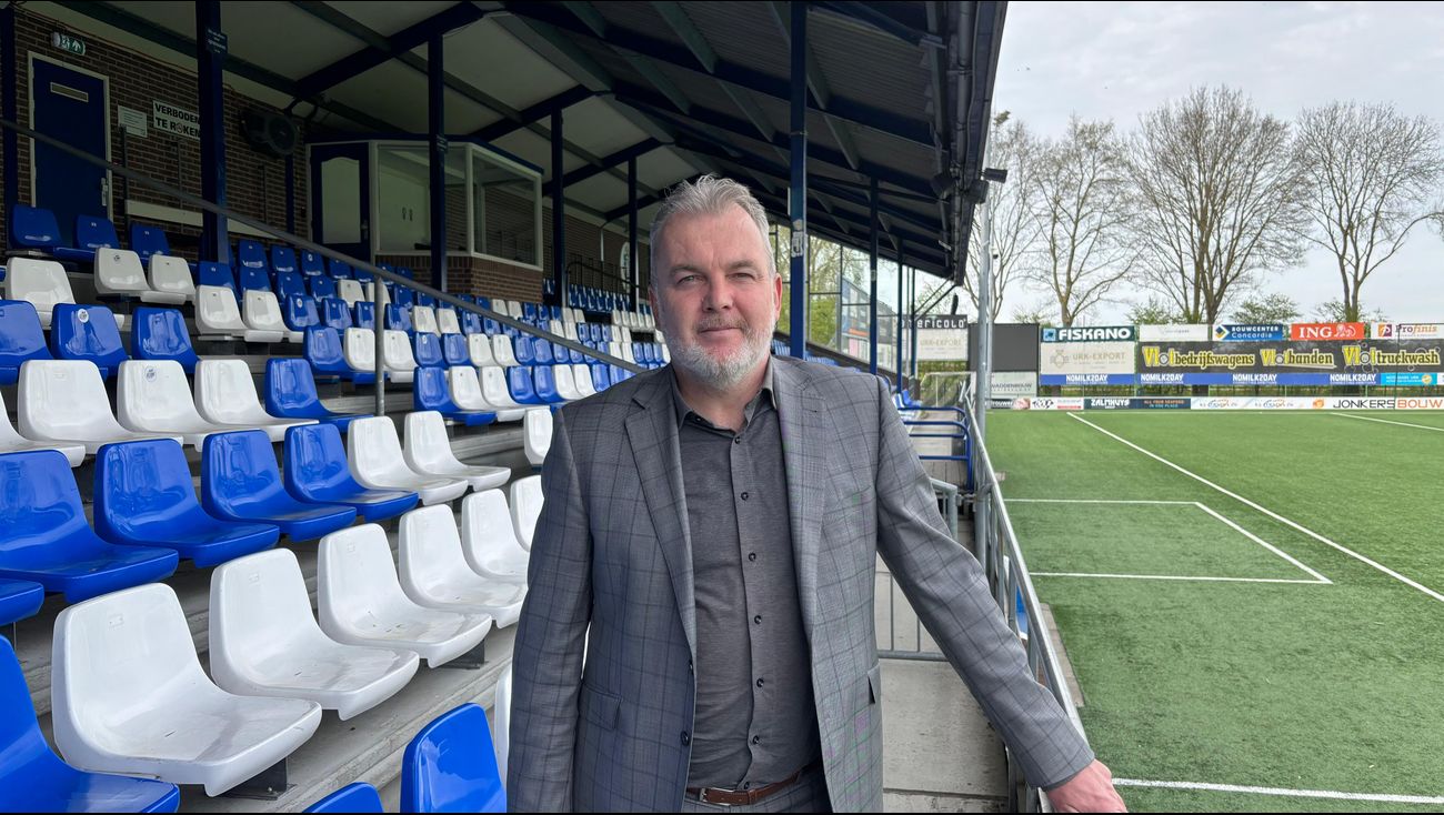 Gemist - Clubicoon Jelle Loosman is nu trainer bij SV Urk