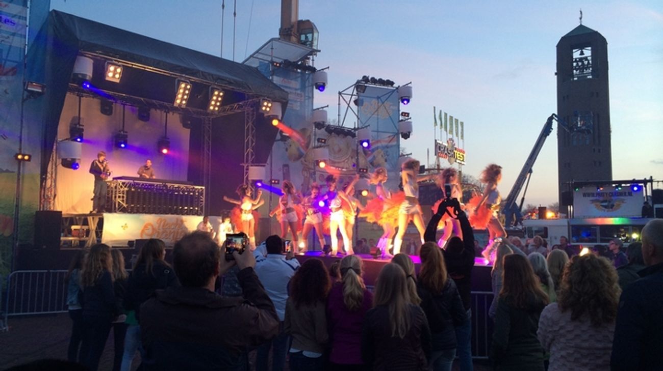 Nieuws - Feestcommissie slaat eigen weg in met Tentfeest onder de Toren, vrijdag eerste editie