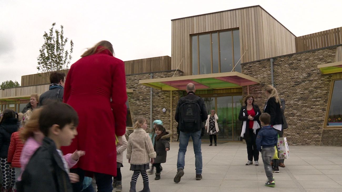 Nieuws - Nieuw schoolgebouw geopend in Warande