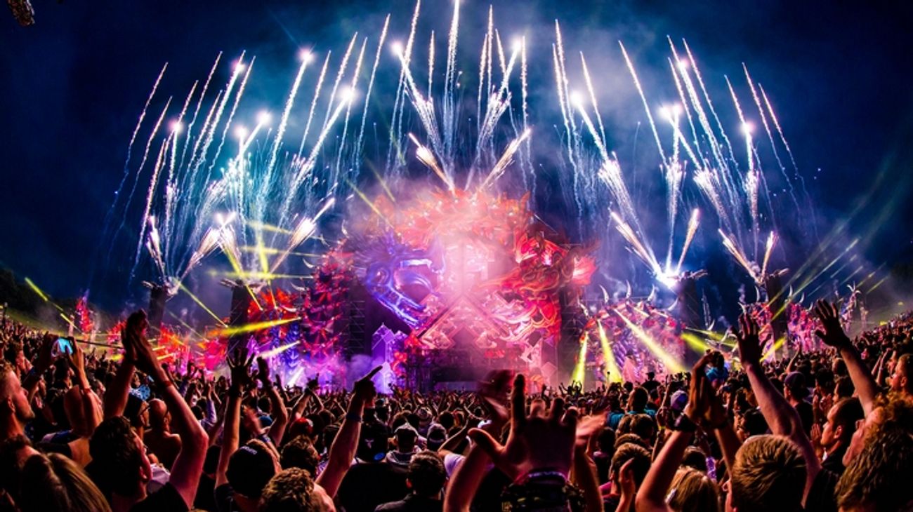 Nieuws - Teleurstelling bij bezoekers Defqon.1: 'Hier kijken we het hele jaar naar uit'