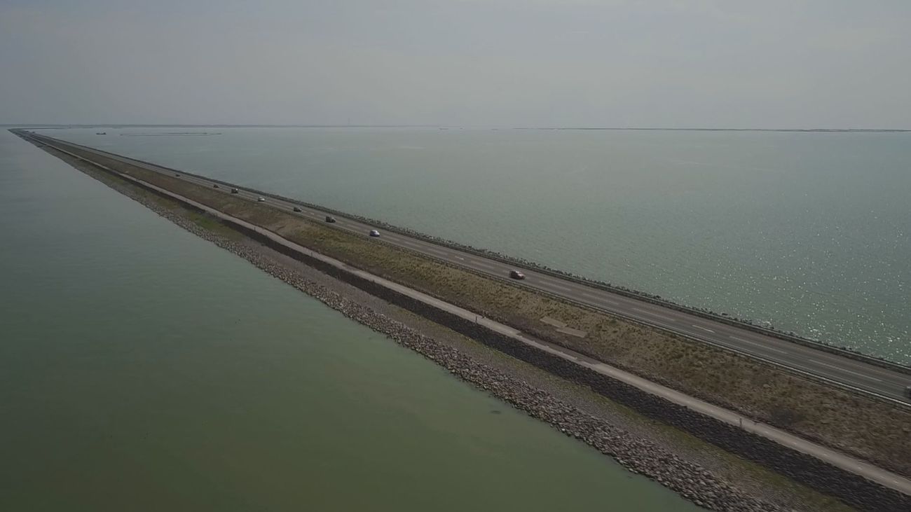 Dijk Lelystad-Enkhuizen grotendeels op slot voor vrachtverkeer