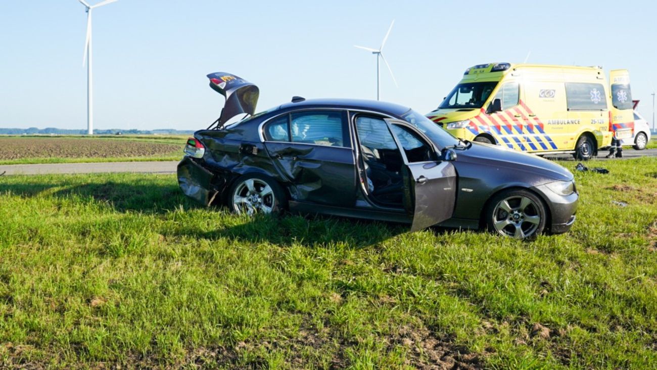 Nieuws - Aanhouding na botsing met twee gewonden op Elburgerweg bij Dronten