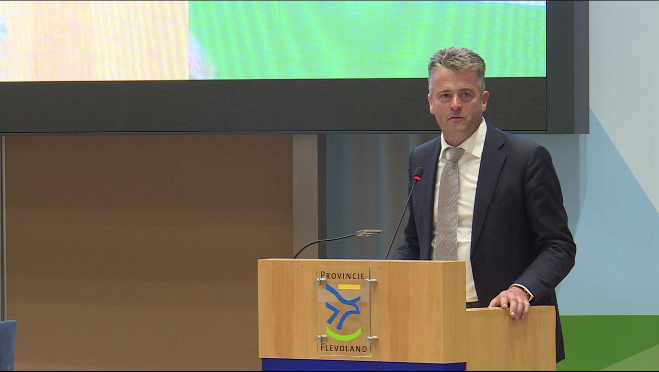 Nieuws - SGP neemt voortouw in onderhandelingen, gedeputeerde Sjaak Simonse informateur