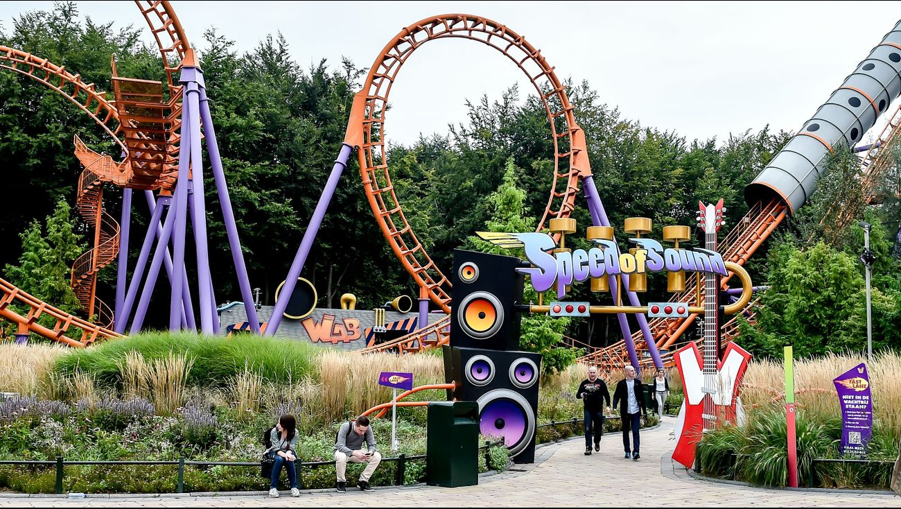 Omroep Flevoland – News – Visitors and a Libyan stuck on a roller coaster for over an hour