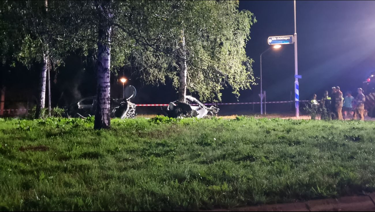 Omroep Flevoland – 新闻 – Lelystekker (24) 与树相撞后死亡