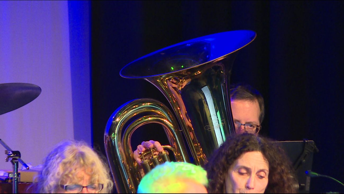 Gemist - Almeers orkest in Corrosia met 'Sprookjes en klassieke vertellingen'