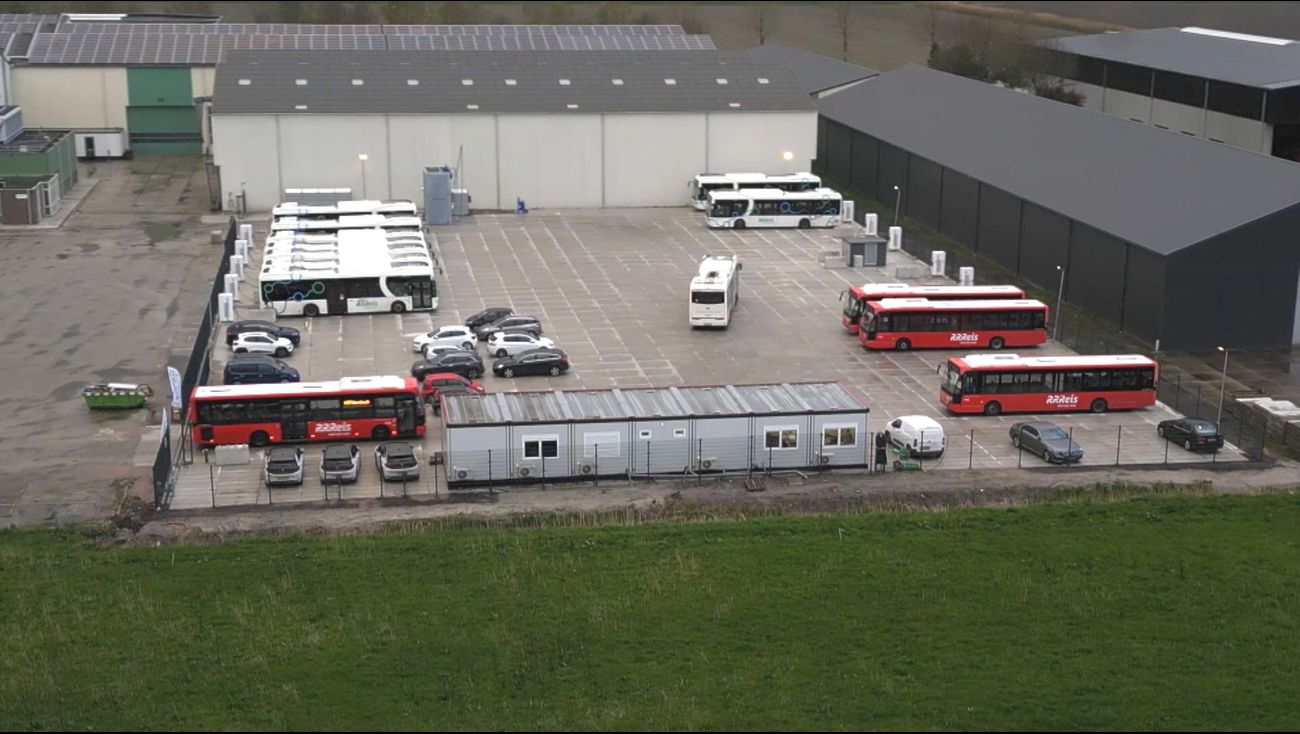 Nieuws - Om geluidsoverlast in de nacht tegen te gaan, laat EBS bussen omrijden