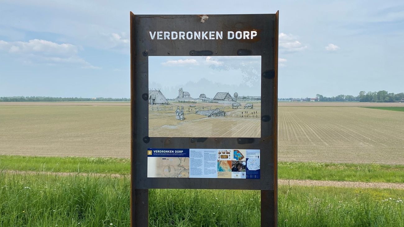 Nieuws - Voormalig werkkamp en verdronken dorp verbeeld in nieuwe doorkijkpanelen