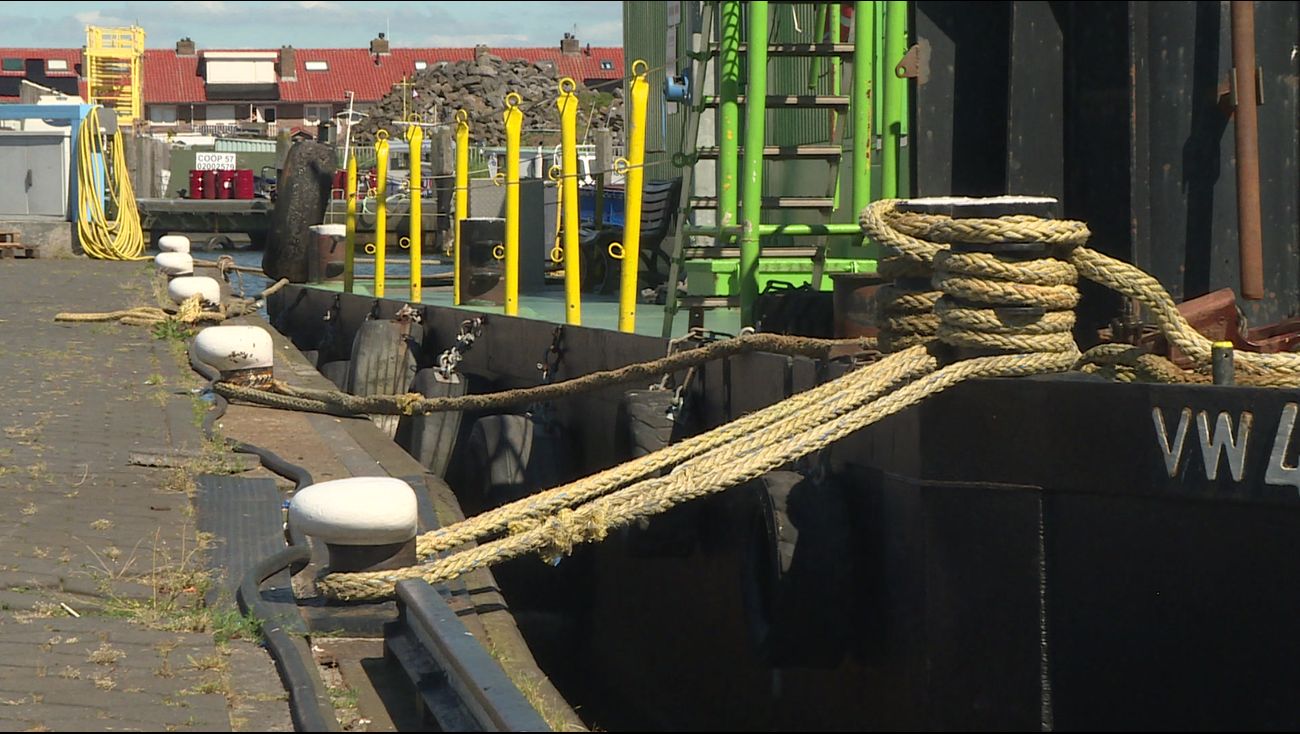 Nieuws - Versteviging van onveilige kades op Urk begint in december, kost ruim 1 miljoen euro