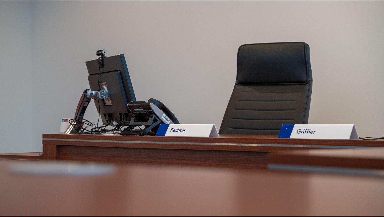 Nieuws - Opa met alzheimer moet de cel in na jarenlang misbruik van kleindochter