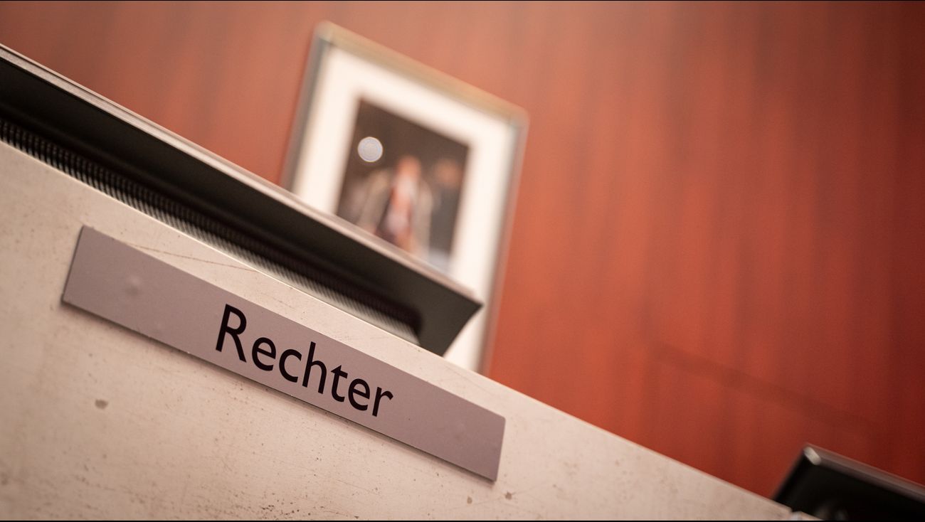 Nieuws - Taakstraf geëist tegen jonge Almeerders voor gijzeling van 60-jarige man in Rotterdam