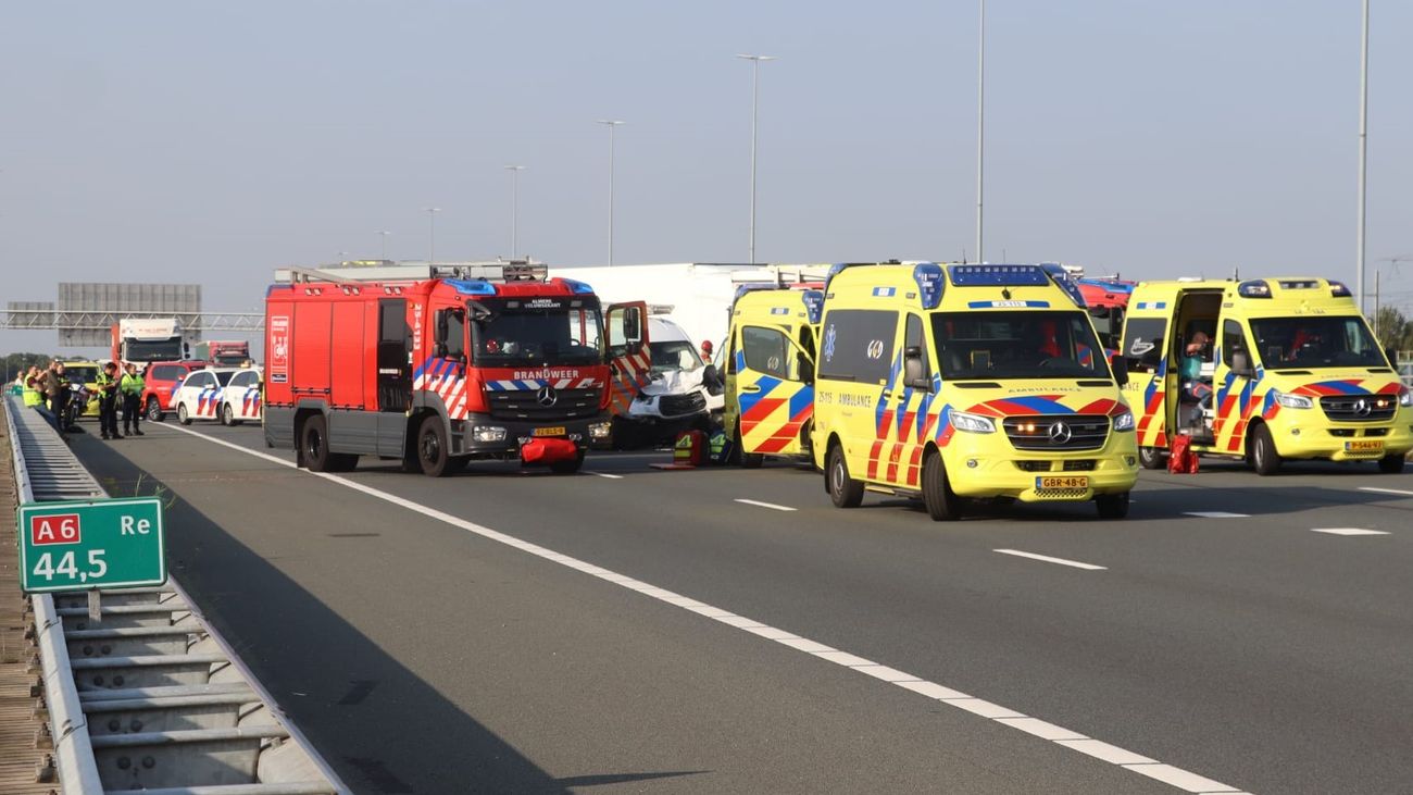 'Aanmerkelijk onvoorzichtige' automobilist veroorzaakt ongeluk op A6, rechter legt taakstraf op