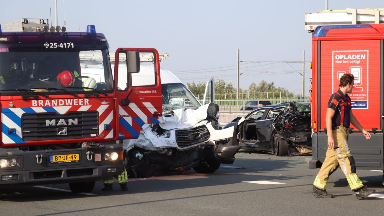 Taakstraf geëist tegen automobilist die inreed op stilstaande auto op A6, slachtoffer raakte verlamd
