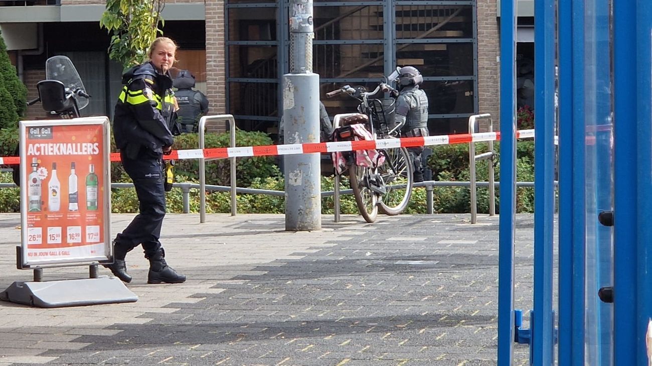Nieuws - Arrestatieteam naar Almere vanwege agressieve man in woning