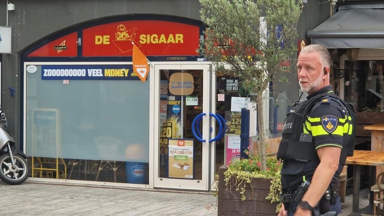 Nieuws - Overval op tabakszaak in Almere Stad, vier verdachten aangehouden