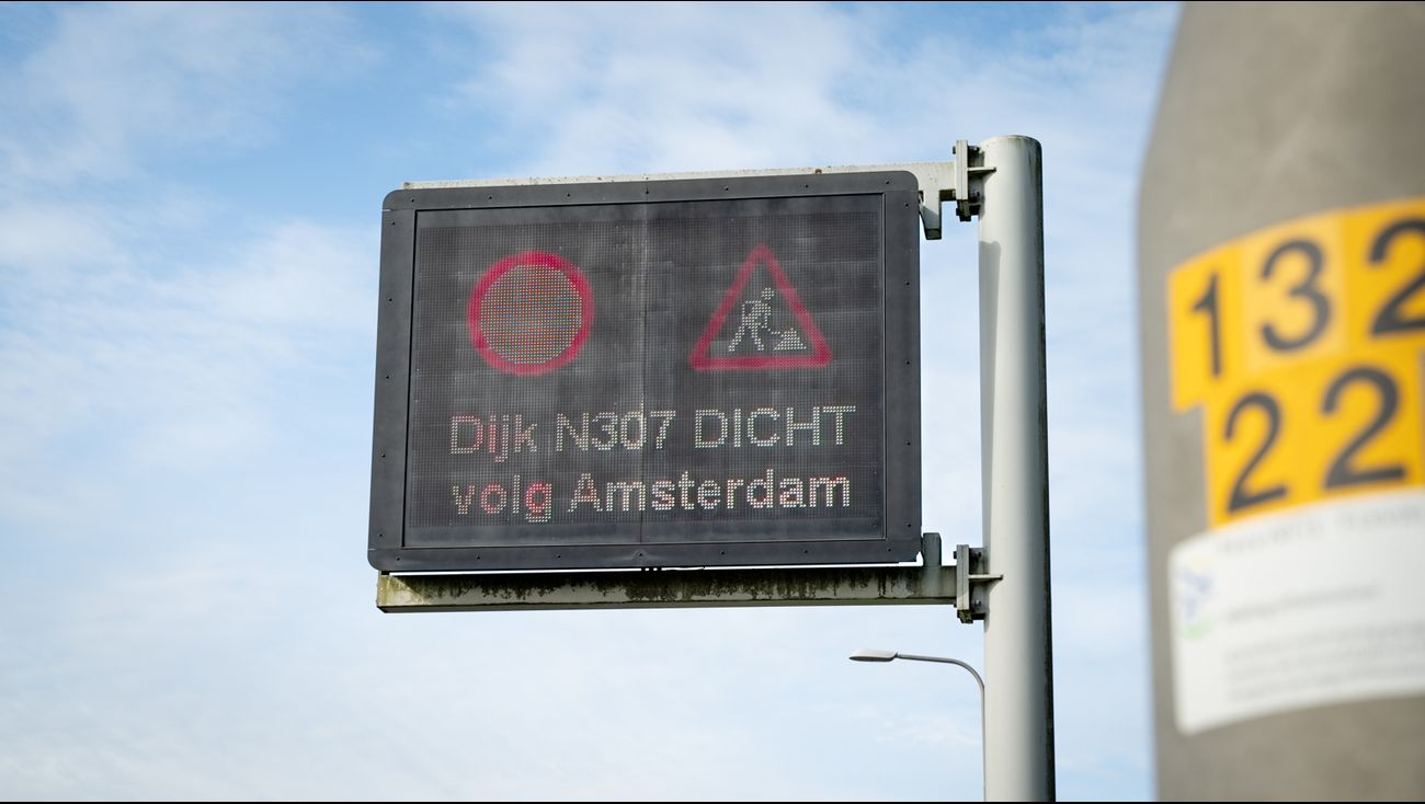 Markerwaarddijk drie avonden en nachten dicht, omrijden geblazen als je naar Enkhuizen moet