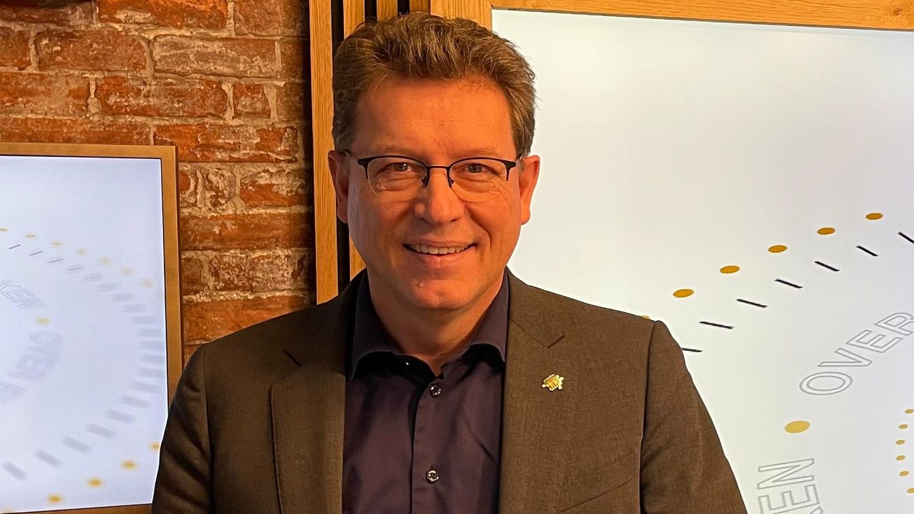Nieuws - Roger de Groot wil door als burgemeester van Noordoostpolder