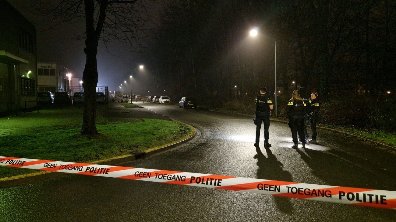 Nieuws - Schietpartij op bedrijventerrein Almere Buiten, mogelijk doelwit blijft ongedeerd