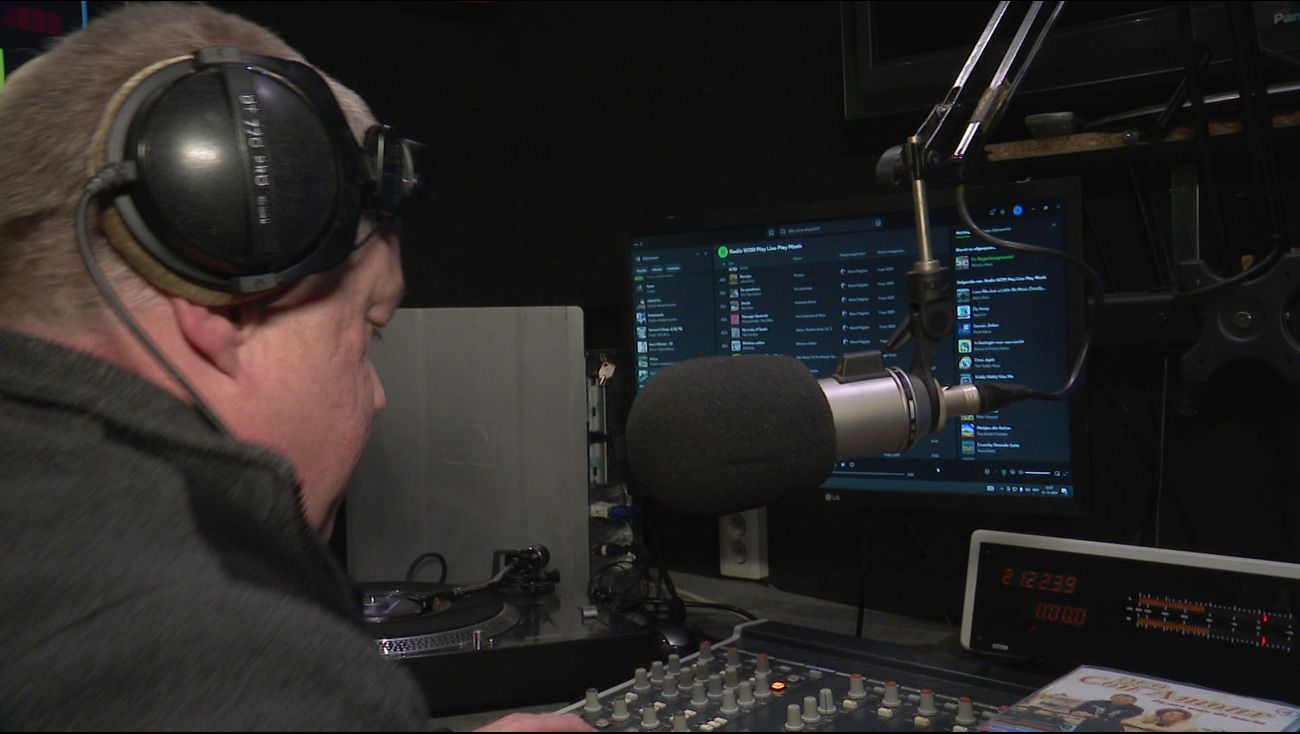 Nieuws - Vier dagen lang piratenradio vanuit een schuur tijdens het Oliebol FM Event