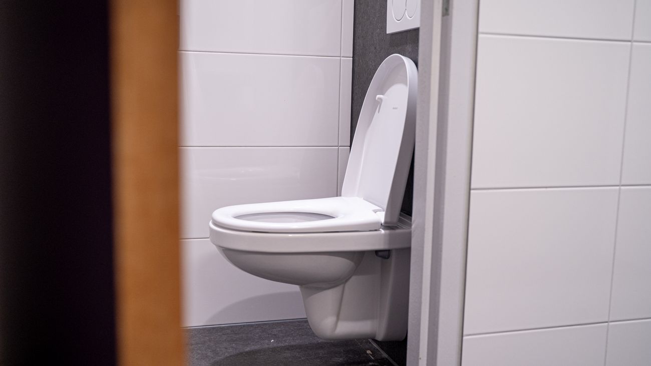 50PLUS wil raamstickers om openbare toiletten in Almere beter vindbaar te maken