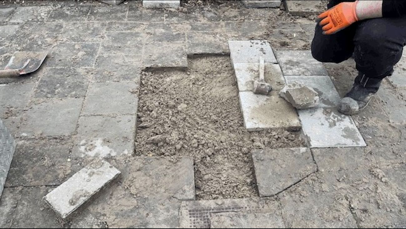 Nieuws - Stoep kapot na leggen glasvezelkabels: 'Amateuristisch en onacceptabel'