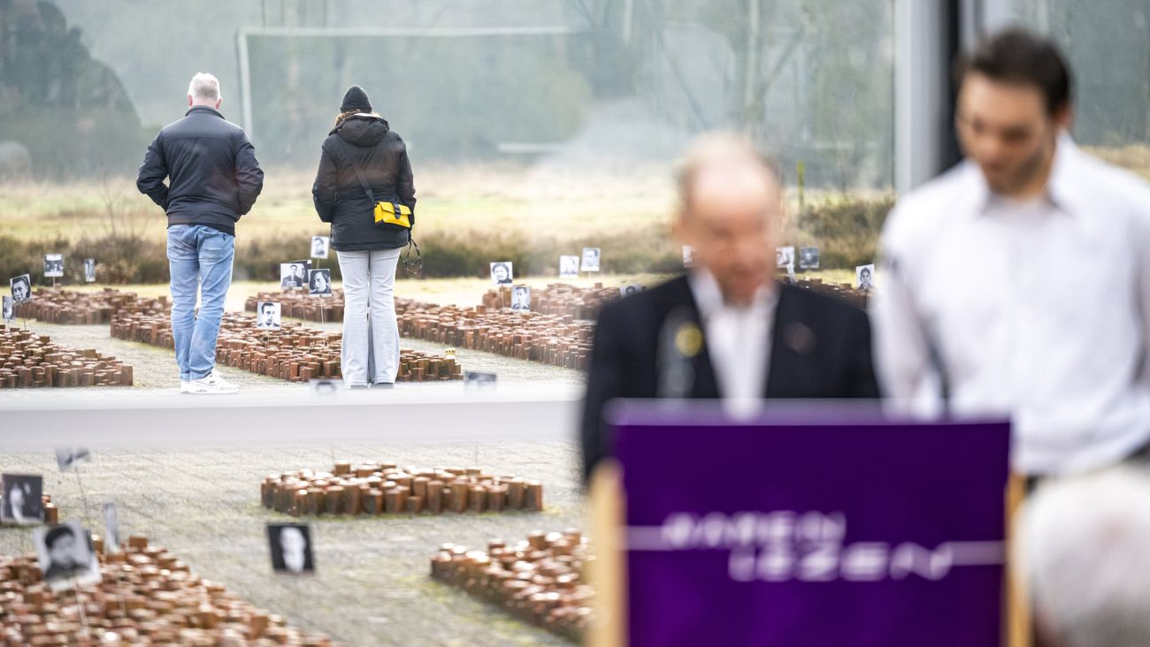 Nieuws - Kees (82) uit Lelystad leest deel namen van 100.000 slachtoffers Holocaust voor