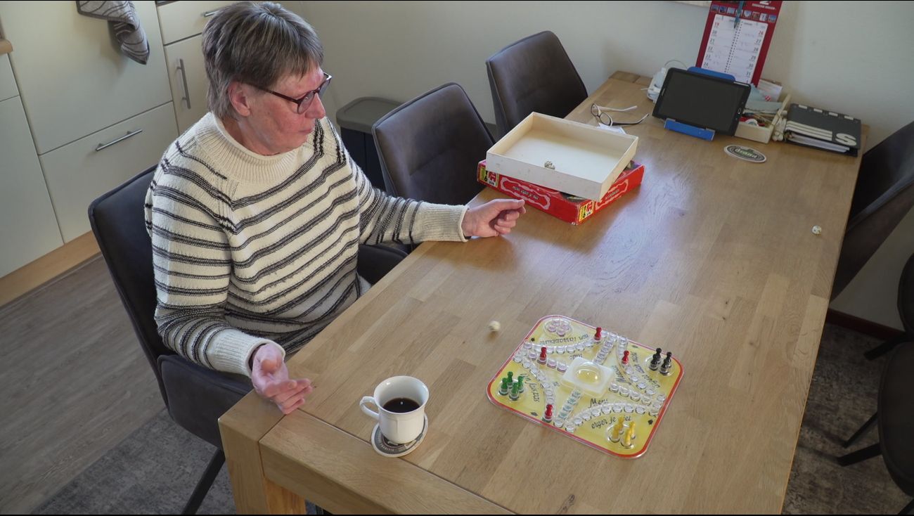 Nieuws - Wint Ineke na veertig deelnames dit jaar het NK Mens Erger je niet? 'Het is gewoon leuk!'