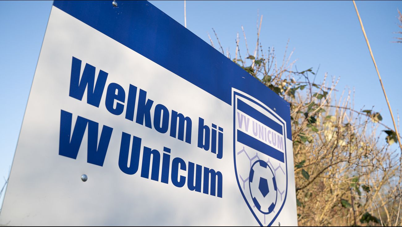 Sport - KNVB berispt trainer van vv Unicum, twee wedstrijden in april ingehaald