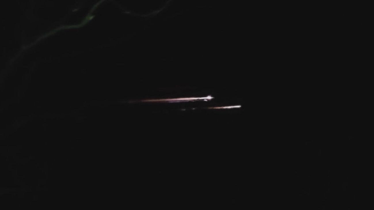 Nieuws - Mysterieuze lichtgevende objecten boven Flevoland, maar wat zijn het?