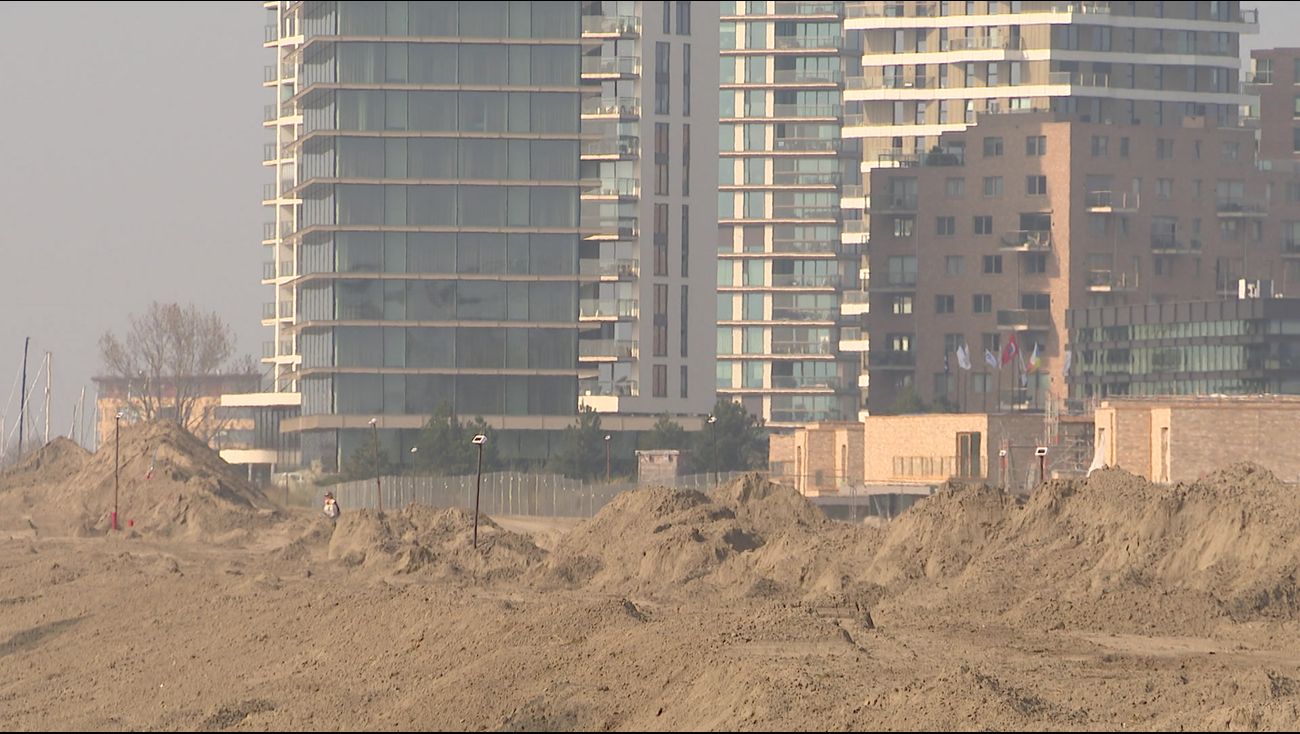 Nieuwsoverzicht 24/03 | Duinen achter Almeerderstrand • Uitbreiding hoogspanningsstation Espel