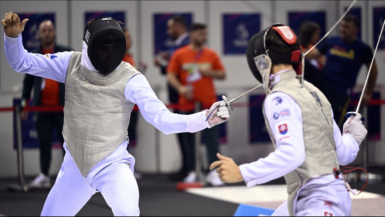 Almeerse schermer (18) zou racistisch bejegend zijn tijdens Jeugd WK, Schermbond doet onderzoek