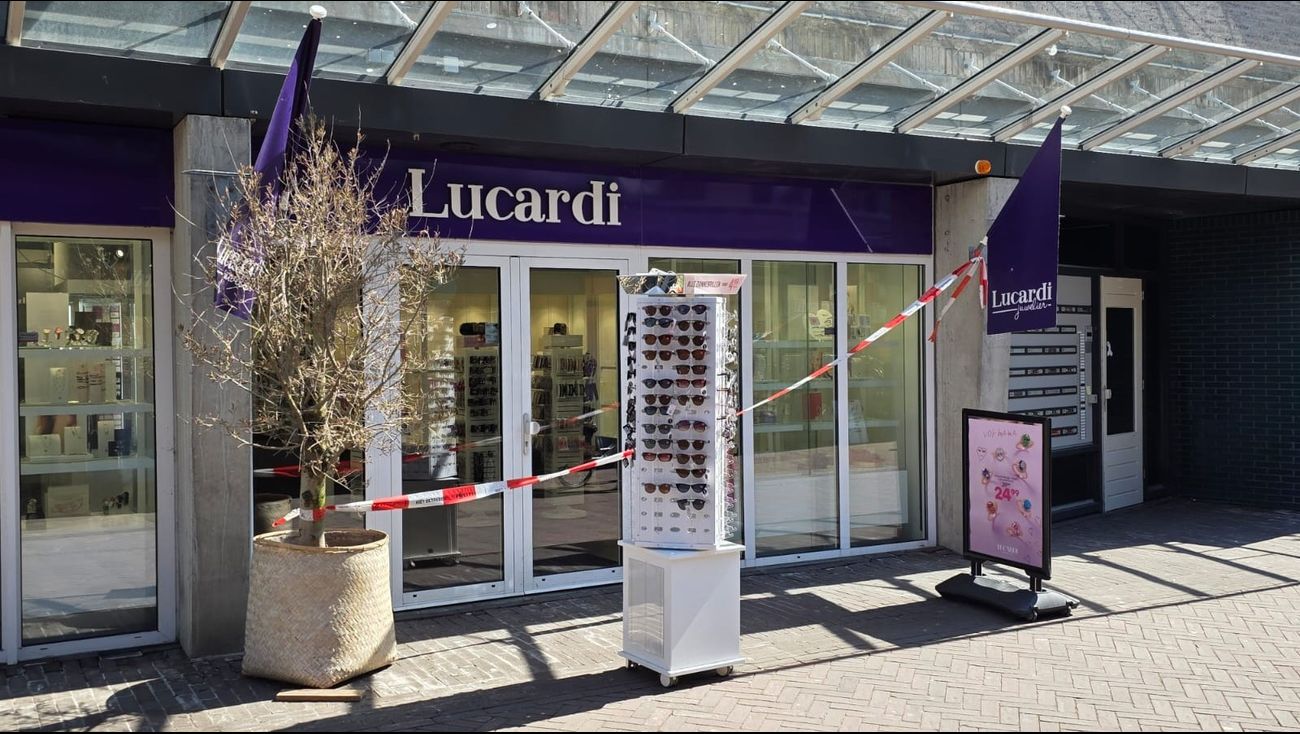 Nieuws - Opnieuw overval op juwelier Lucardi in Almere Buiten