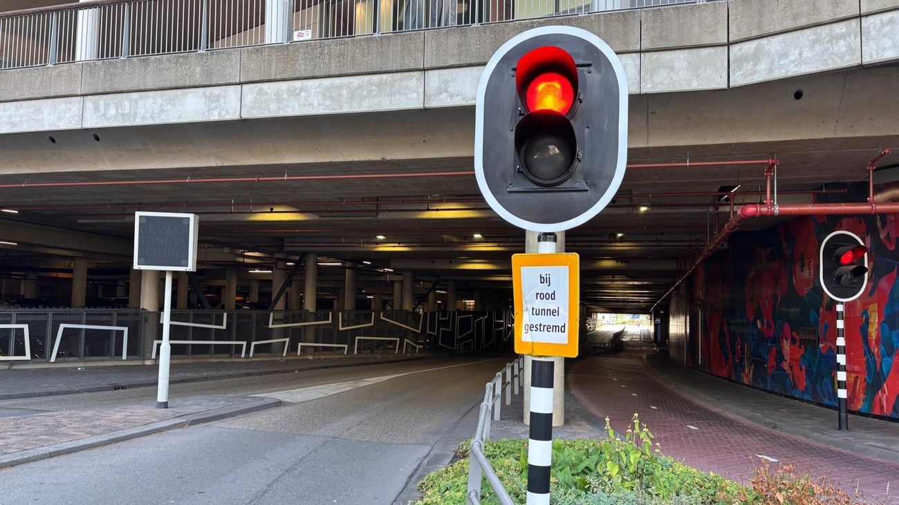 Hospitaaltunnel in Almere hele maand dicht voor fietsers en voetgangers: riolering wordt vervangen