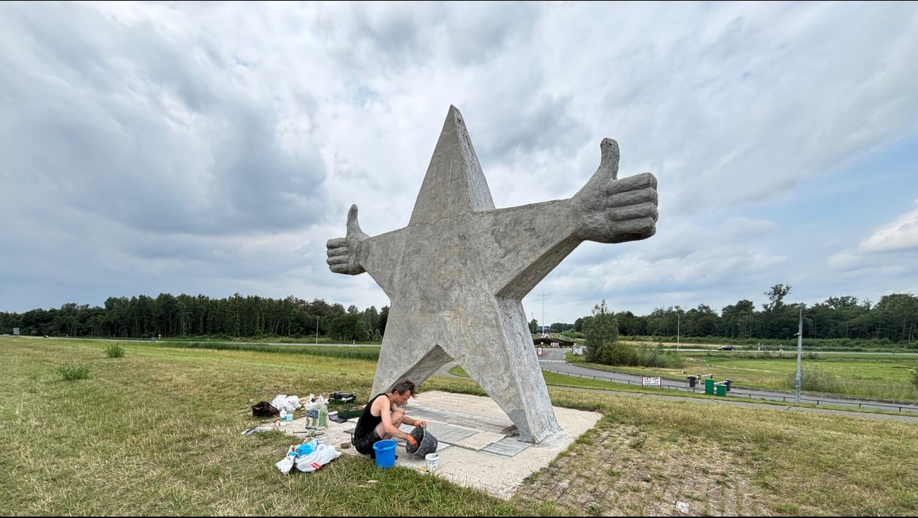 Nieuws - Nieuwe 'prima mensen' geëerd op monument bij Biddinghuizen