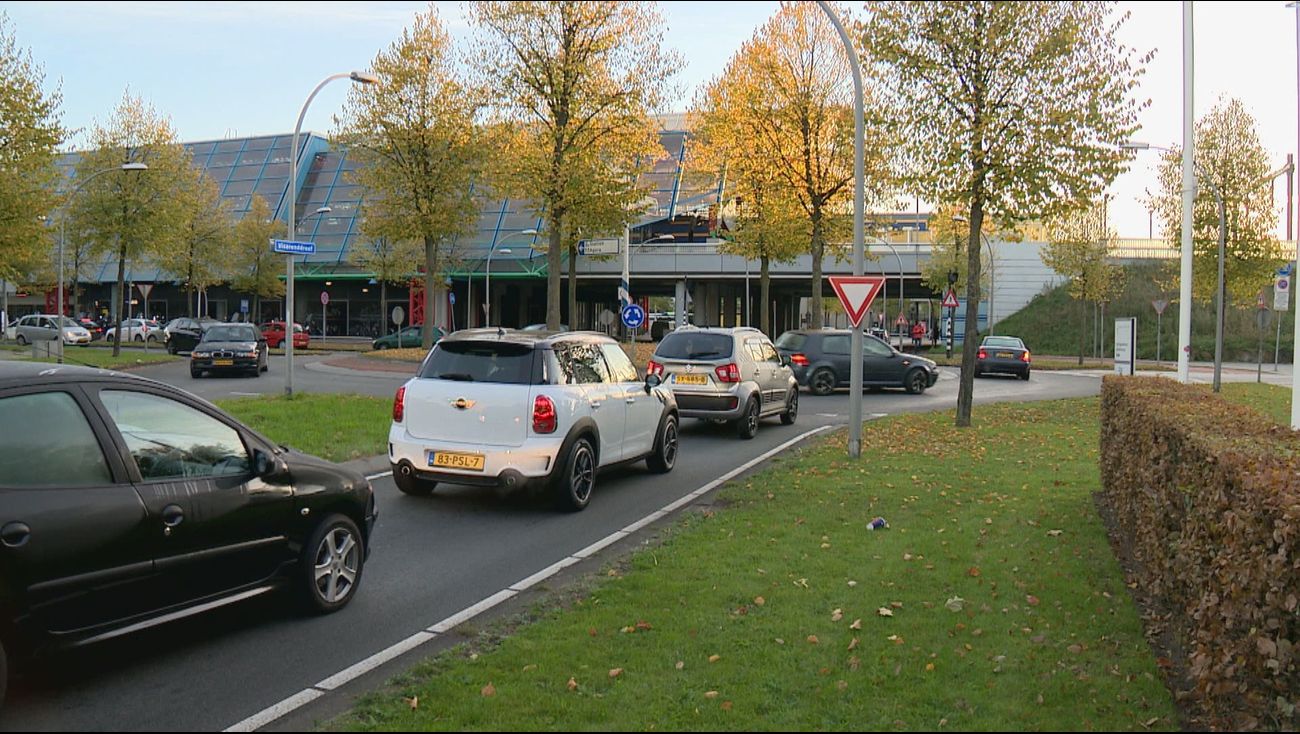 Nieuws - Rotonde bij station Lelystad verdwijnt komende zomer, doseerlicht blijft uit