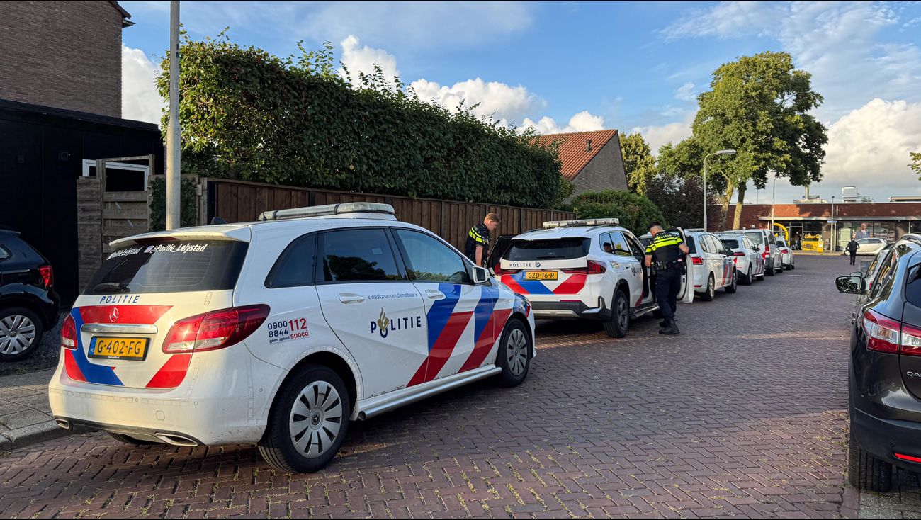 Nieuws - Vuurwapengevaarlijke man aangehouden in Emmeloord, politie lost waarschuwingsschot