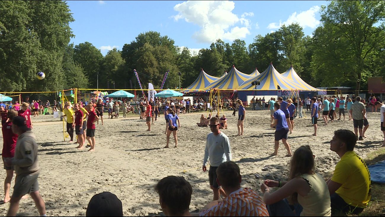 Nieuws - 180 kuub zand gestort in Dorpsbos Swifterbant tijdens festival
