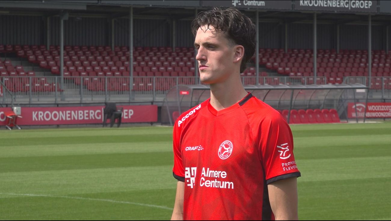 Sport - Almere City spits Bas Huisman succesvol geopereerd