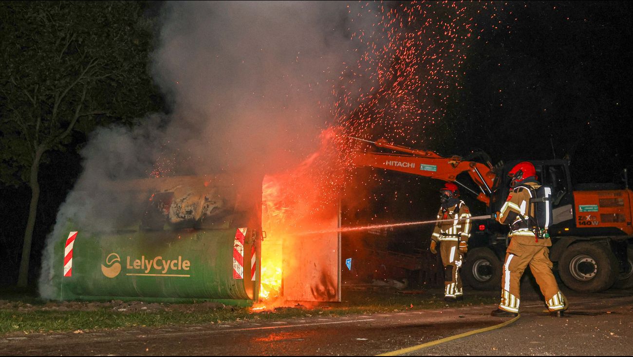 Nieuws - Emmeloord West is oplettend; slaat de pyromaan opnieuw toe?