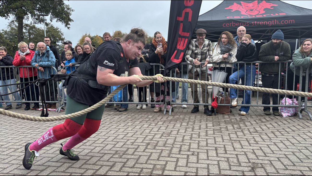 Sport - Lelystadse krachtpatser wint voor vijfde keer titel 'Sterkste Vrouw van Nederland'
