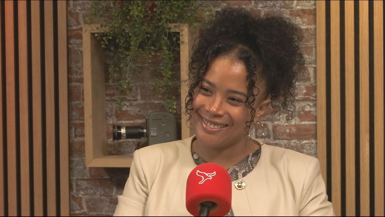Nieuws - Kamer is 'slangenkuil', maar toch is Faith Bruyning van NSC vol energie op campagne