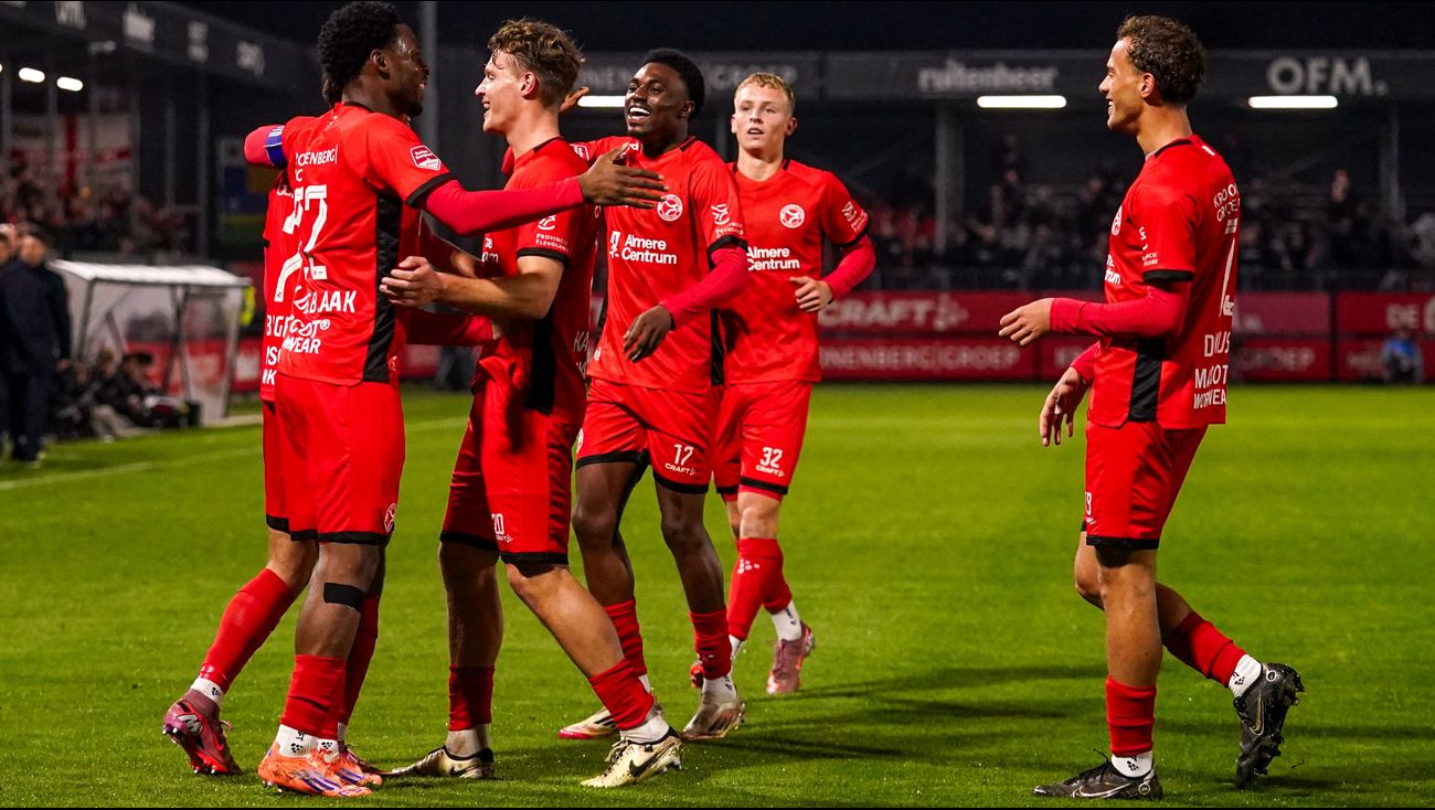 Sport - Derde zege op rij: Almere City thuis ruim langs MVV