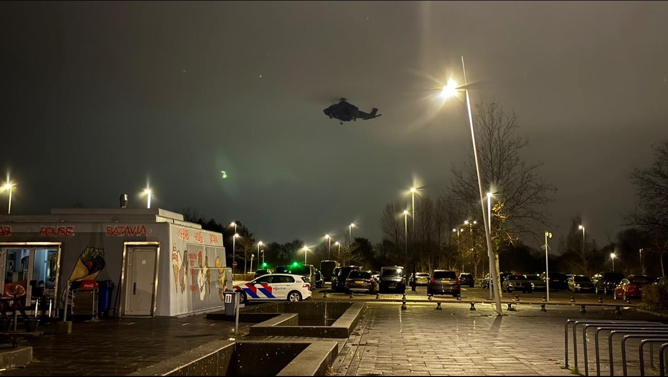 Nieuws - Speciale eenheid politie oefent, helikopter cirkelt langdurig boven Batavia Stad
