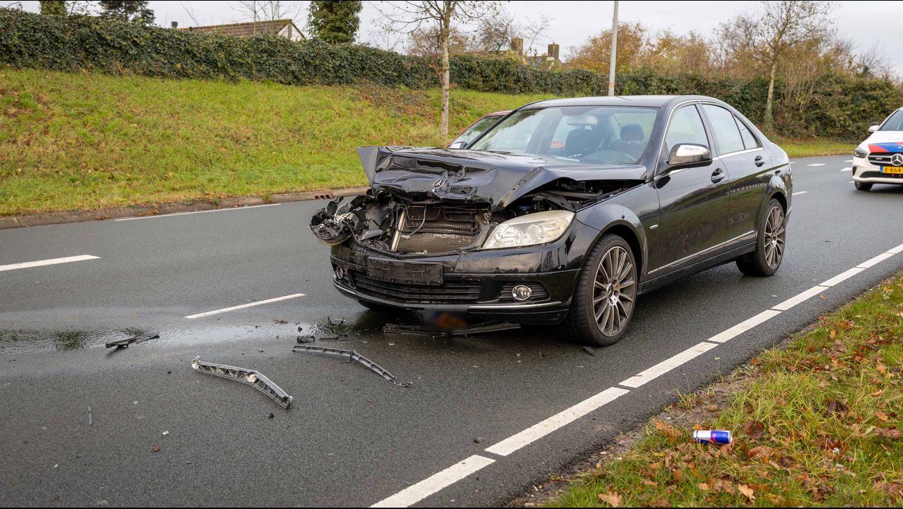 Nieuws - Botsing op Stedendreef in Almere, niemand zwaargewond