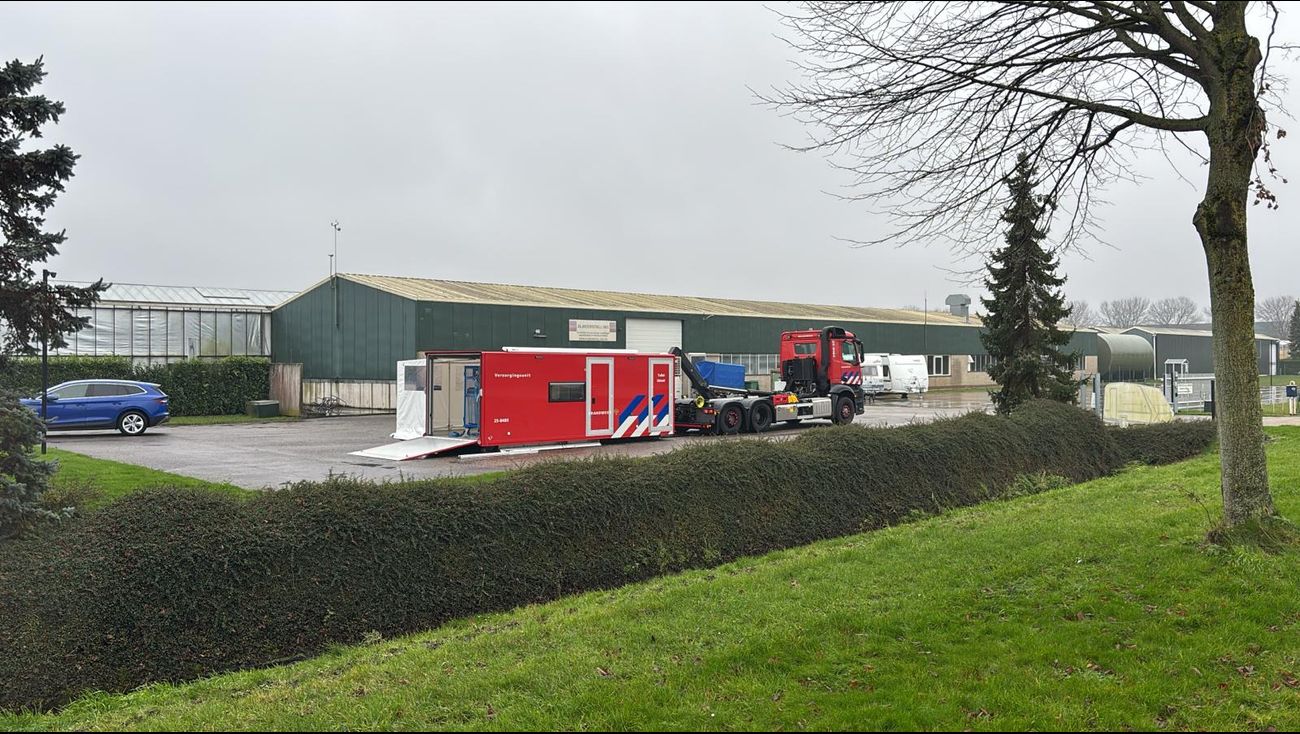 Nieuws - Drugslab gevonden in pand Almere Buiten: 'Dit is geen hennep'