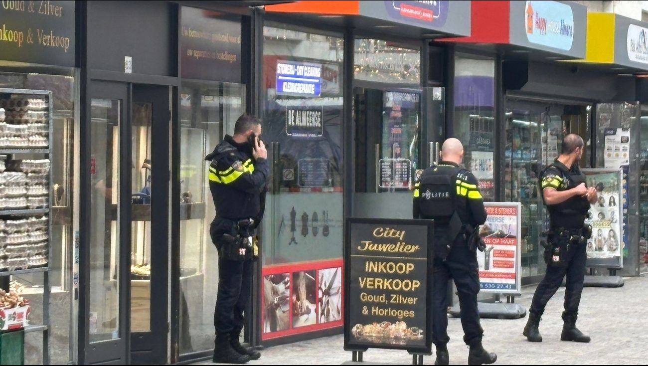 Nieuws - Nieuwe verdachten opgepakt voor gewapende overval op juwelier in Almere