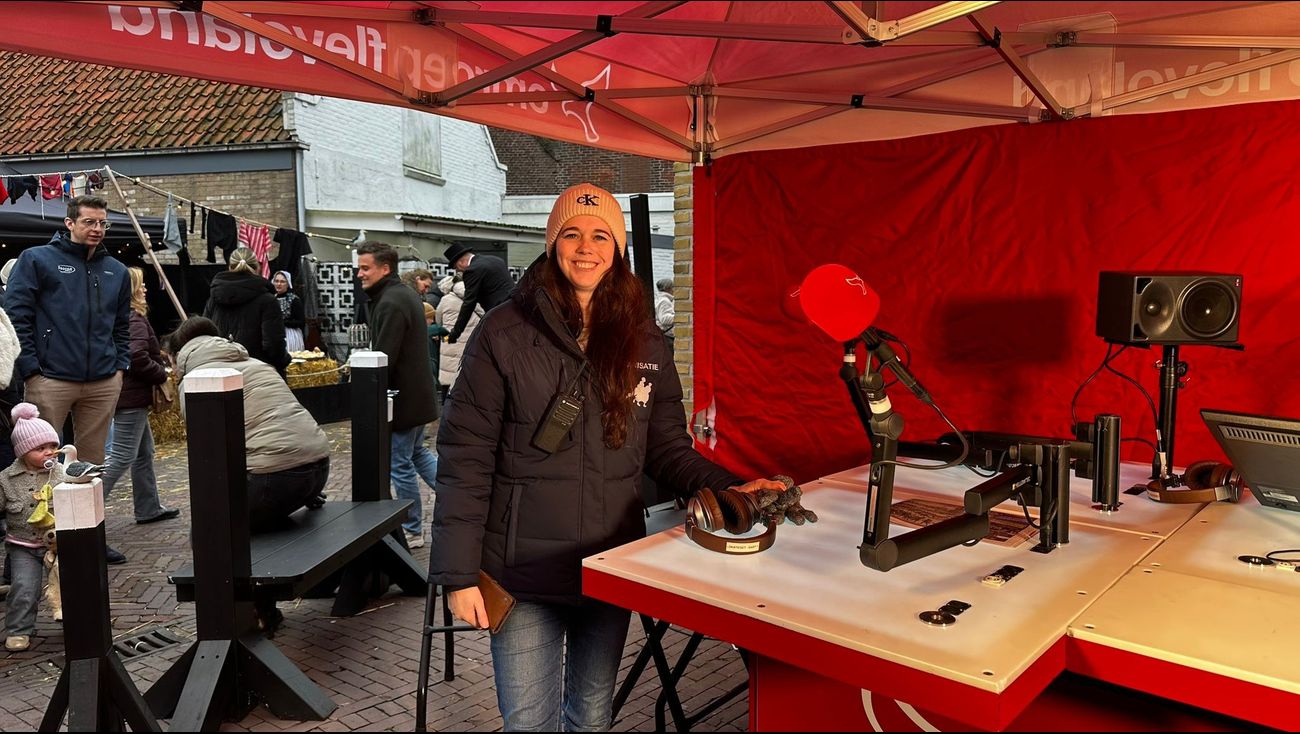 Gemist - Urk in Wintersferen is hoogtepunt voor Musicalschool Light Up