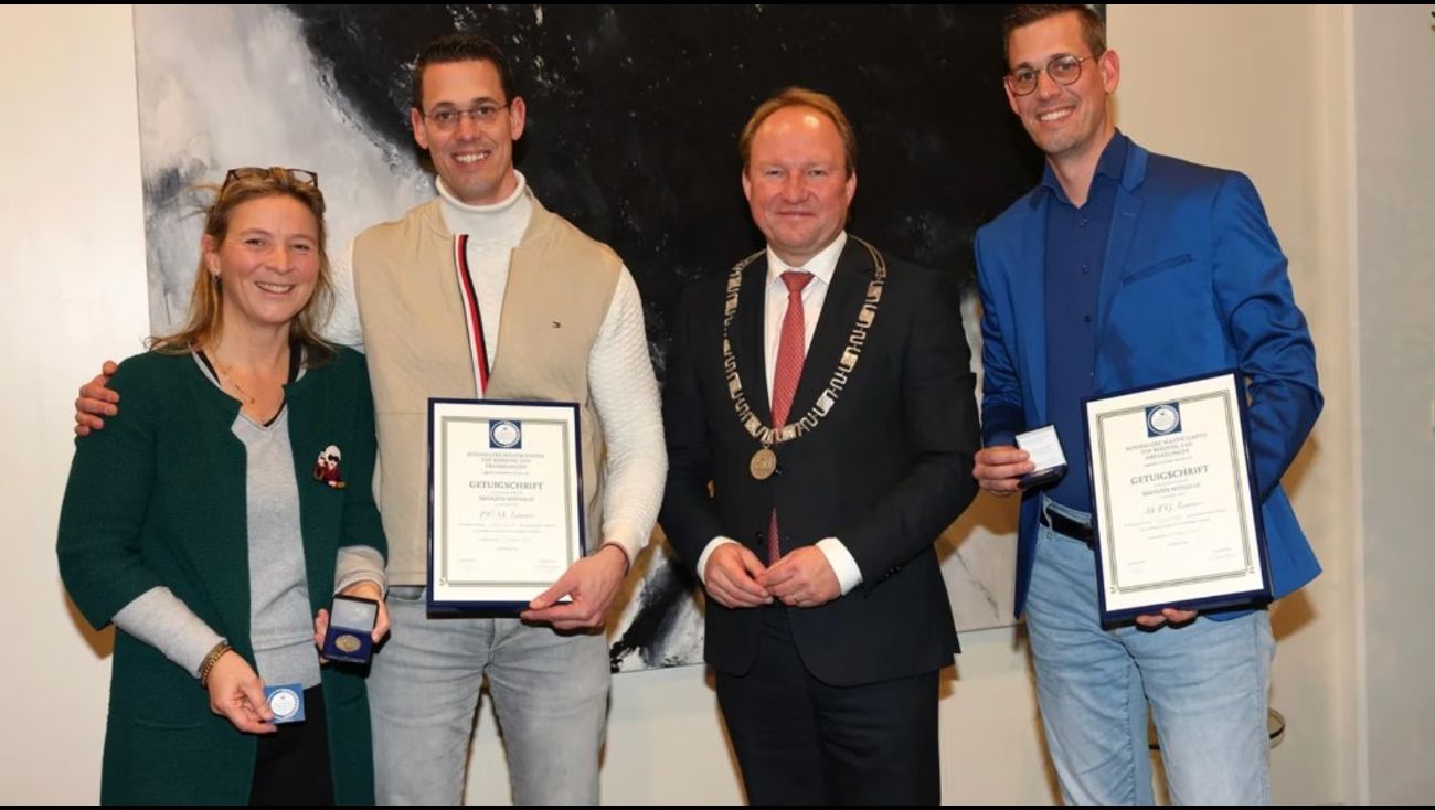 Nieuws - Almeerders onderscheiden na redding van drie drenkelingen