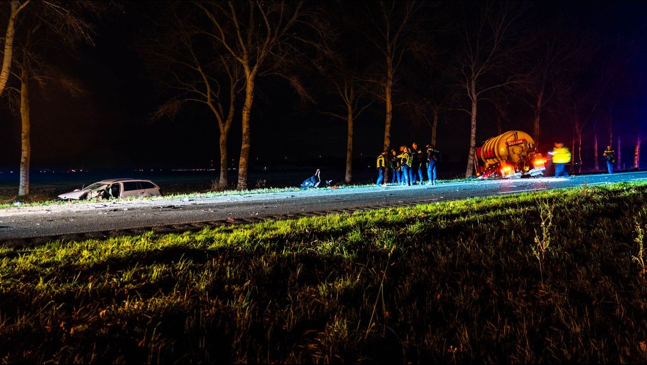 Nieuws - Frontale botsing op Vogelweg: weg afgesloten